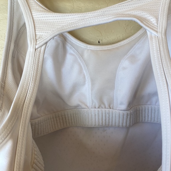 Nike athletic tank w built in bra - Picture 5 of 6